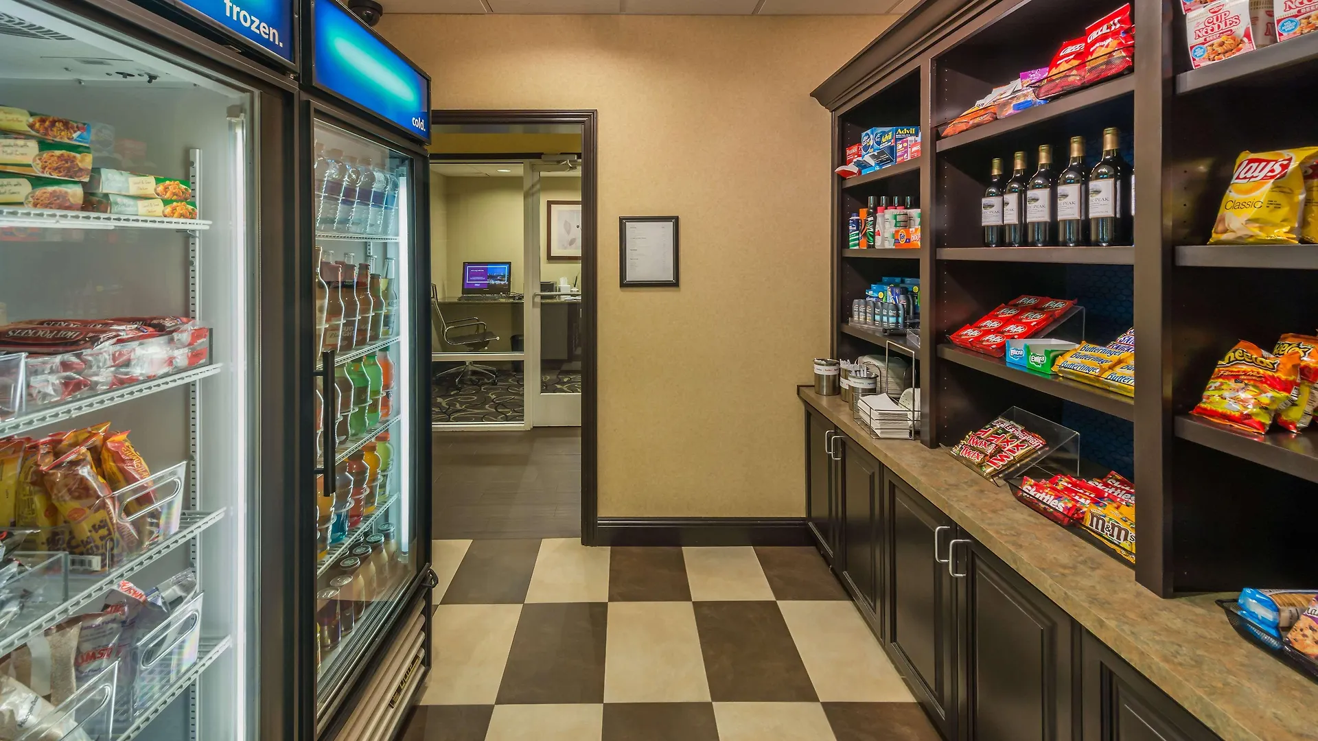 Hampton Inn & Suites Reno Hotel