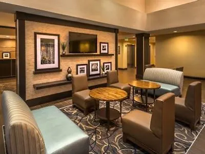 Hampton Inn & Suites Reno 3*,